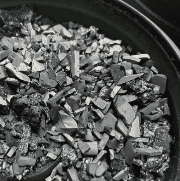 SiC 성장의 보이지 않는 병목 현상: 7N 벌크 CVD SiC 원료가 기존 분말을 대체하는 이유